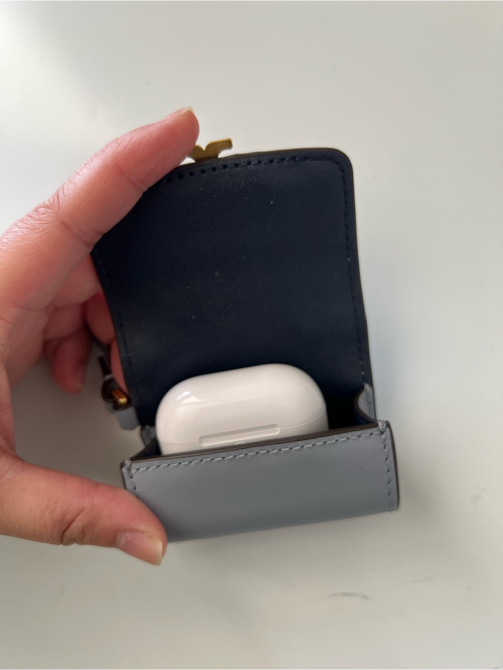 Tory burch Blue Eleanor Airpods Case - Picture 7 of 15